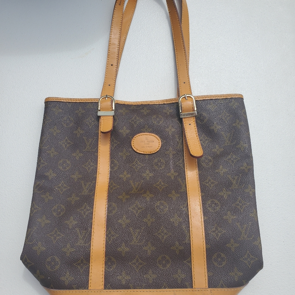 Louis Vuitton Shoulder Bag